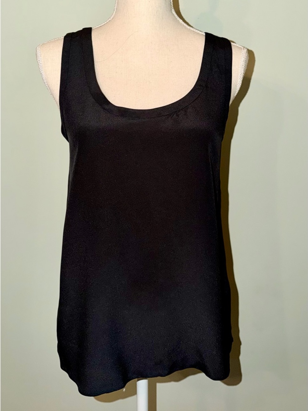 Club Monaco Black Scoop Neck Silk Tank Top Shell NWT